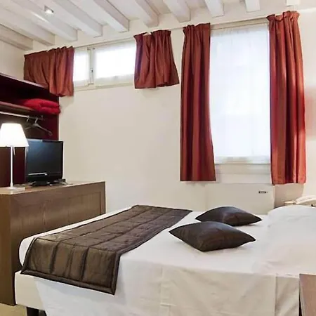 Pensión Al Canal Regio - 3*