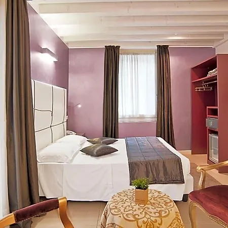 Πανσιόν Al Canal Regio - 3*